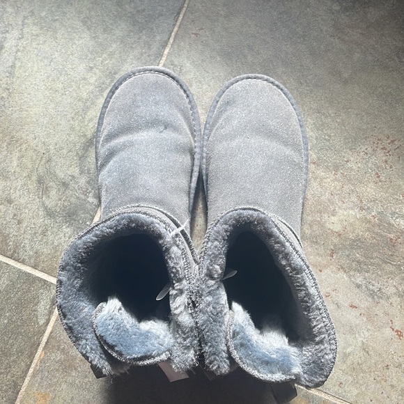 Boots - Picture 2 of 5